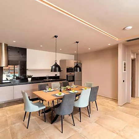 Villa Lux *